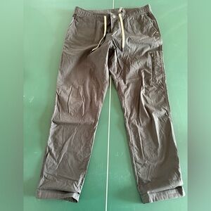 Vuori Women's Black Cropped Pants